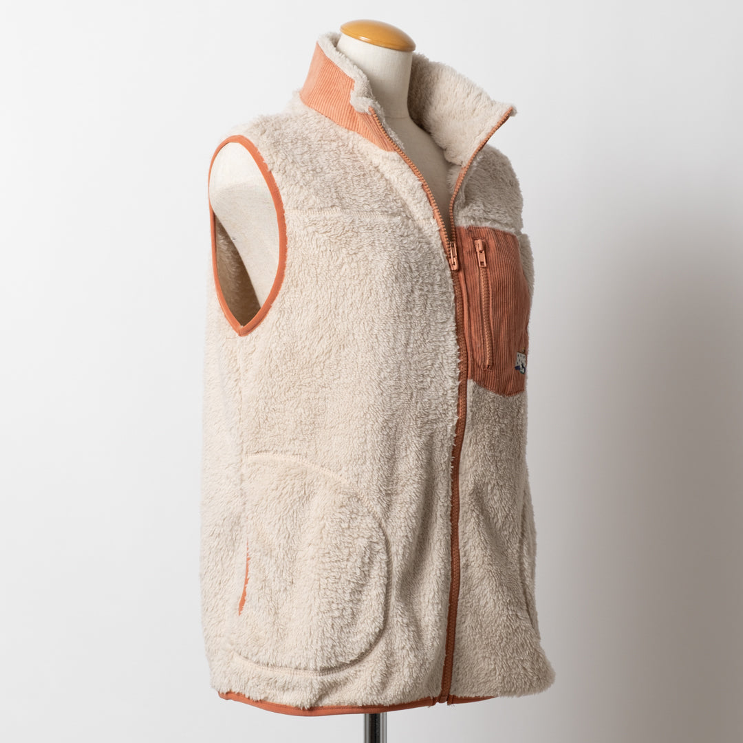 こたつ猫ボアベスト