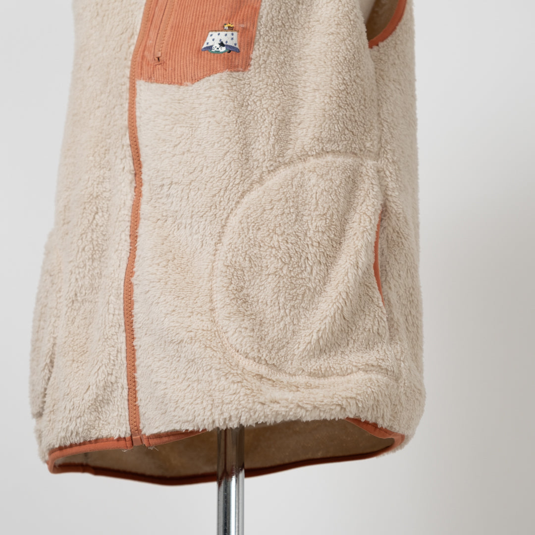 こたつ猫ボアベスト