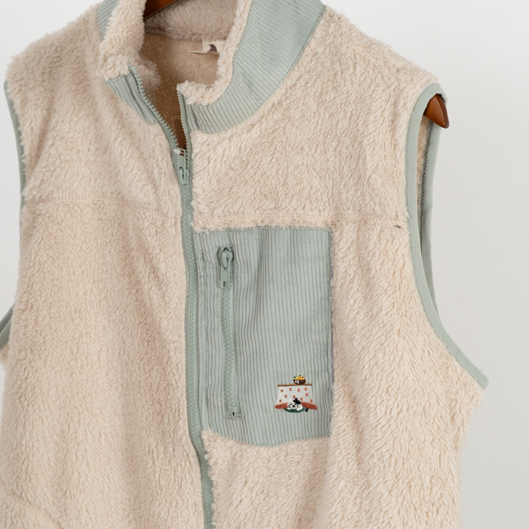 こたつ猫ボアベスト