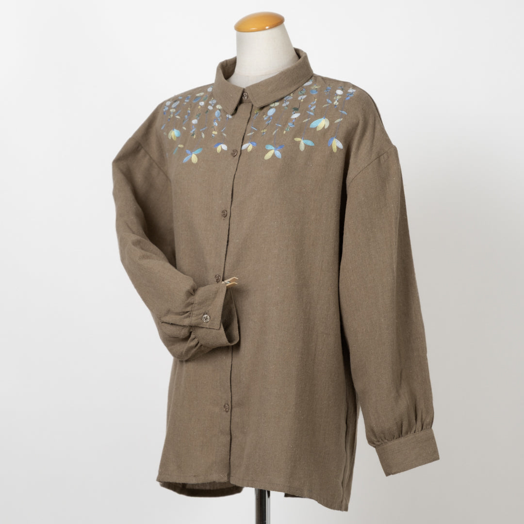 草花刺しゅうシャツ