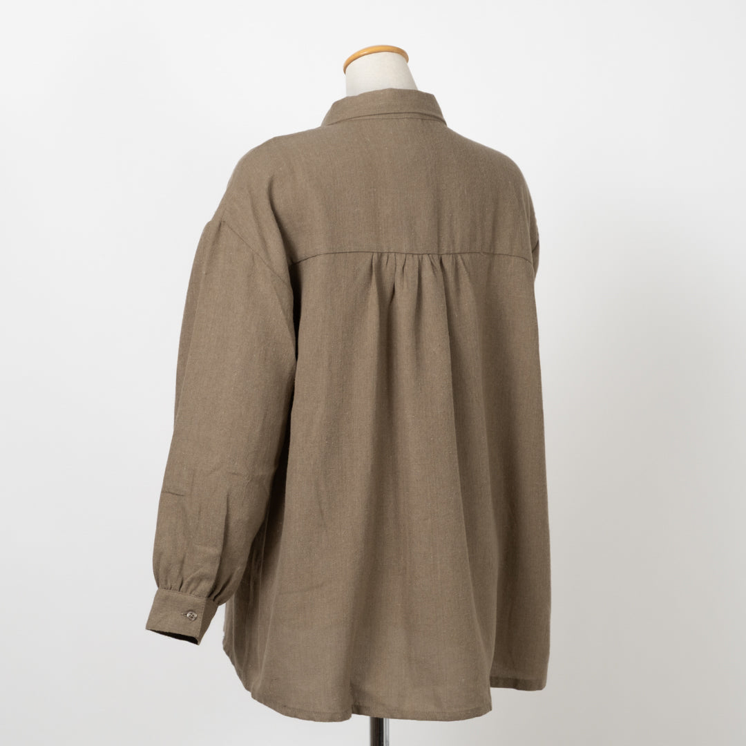 草花刺しゅうシャツ