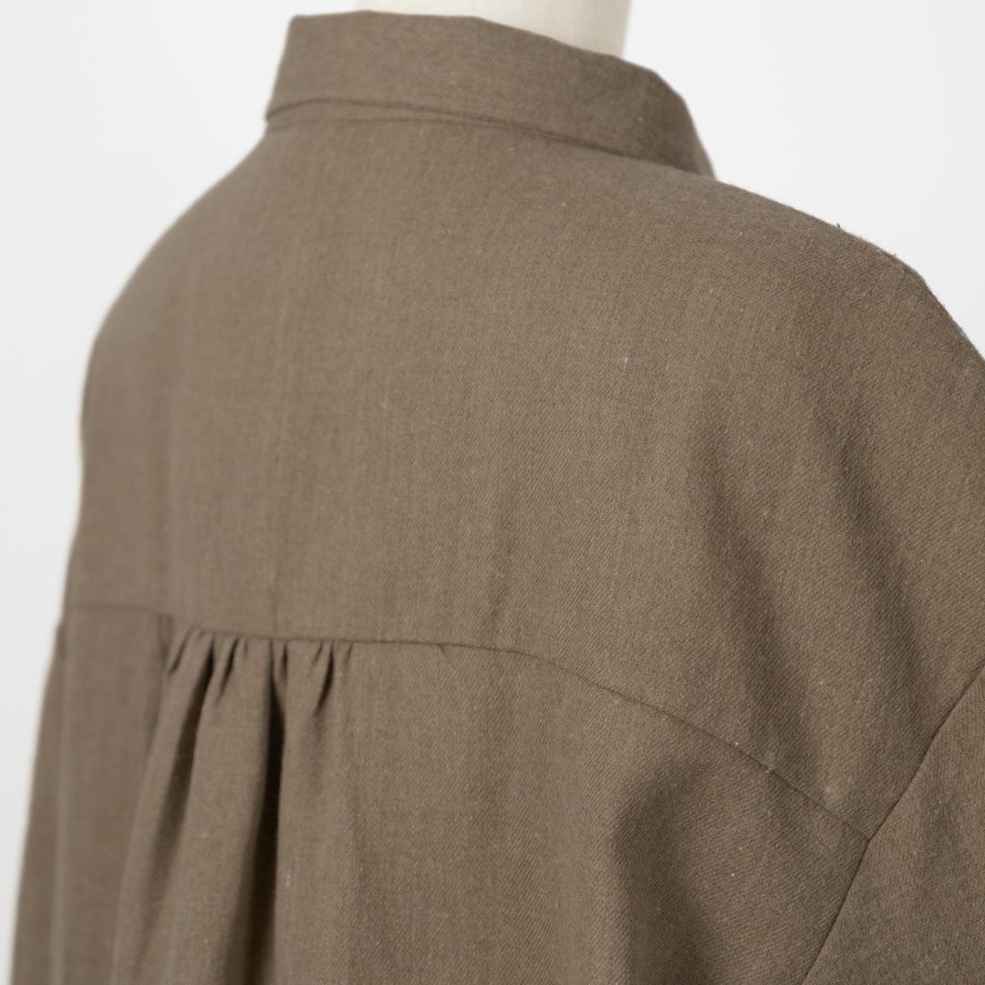 草花刺しゅうシャツ