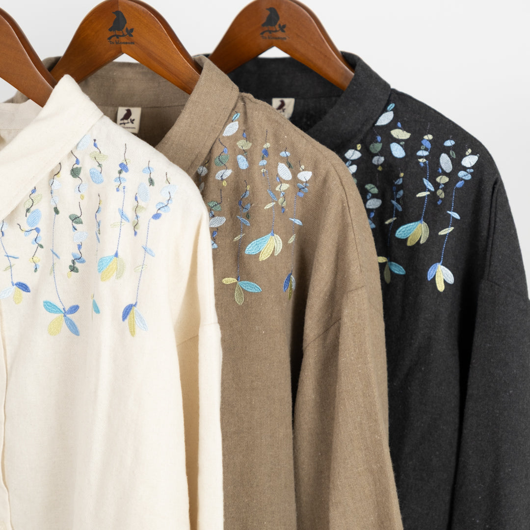 草花刺しゅうシャツ