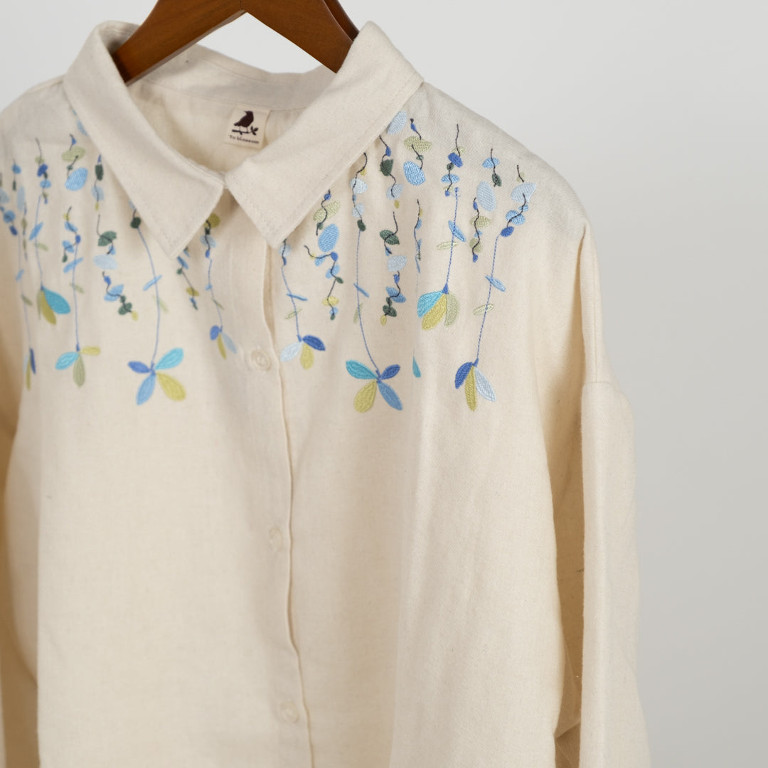 草花刺しゅうシャツ