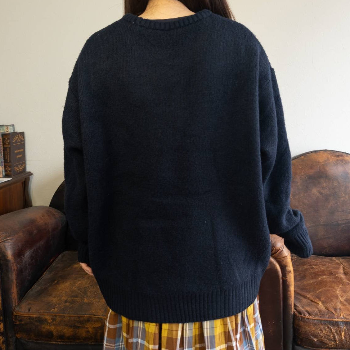 R刺繡ジャガードプルオーバー