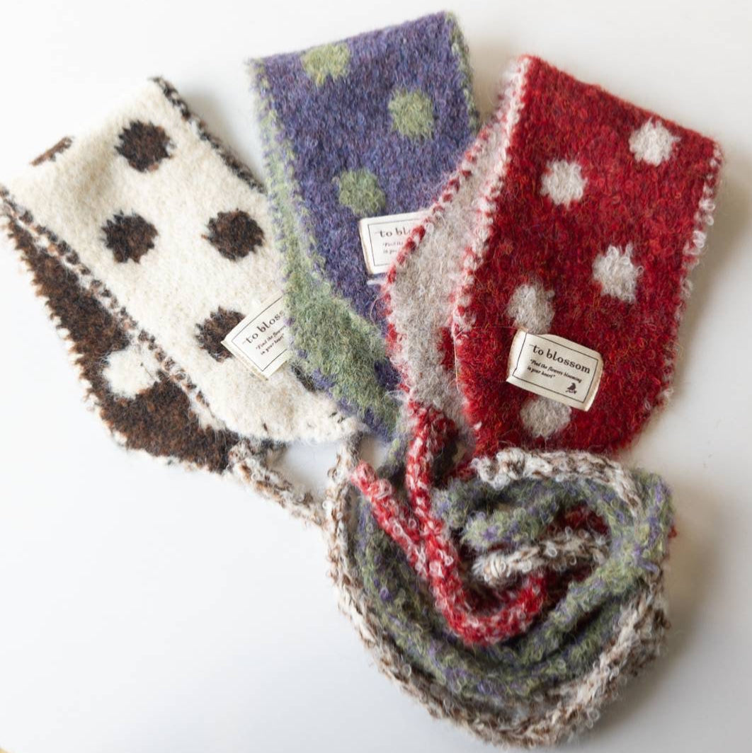 森の木の実のイヤーマフラー