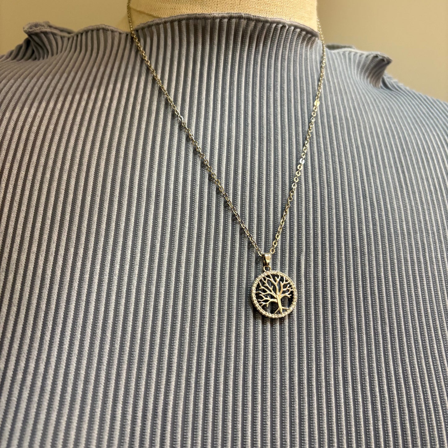 きらめく森のネックレス