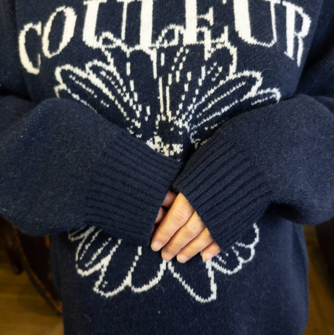 デイジー刺繡ニットプルオーバー