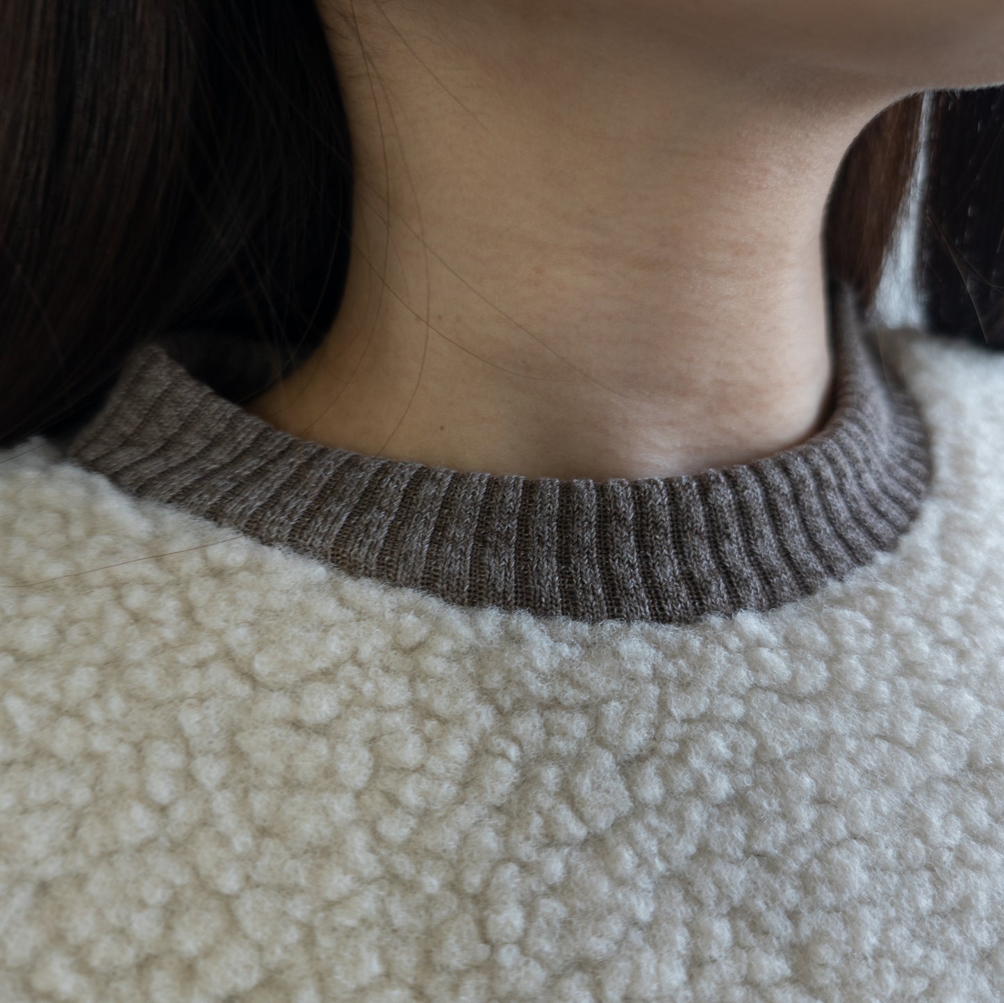 猫刺繡ボアプルオーバー