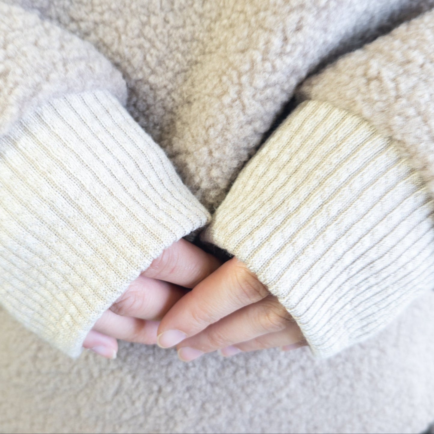 猫刺繡ボアプルオーバー