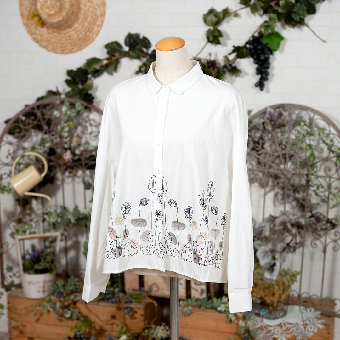 花刺繍ブラウス
