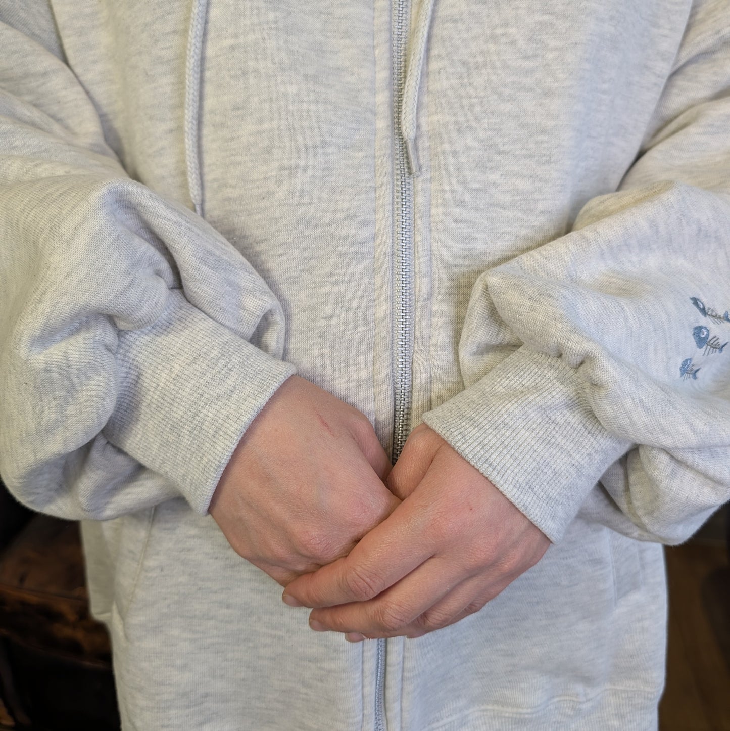 食べ過ぎた猫裏起毛パーカー