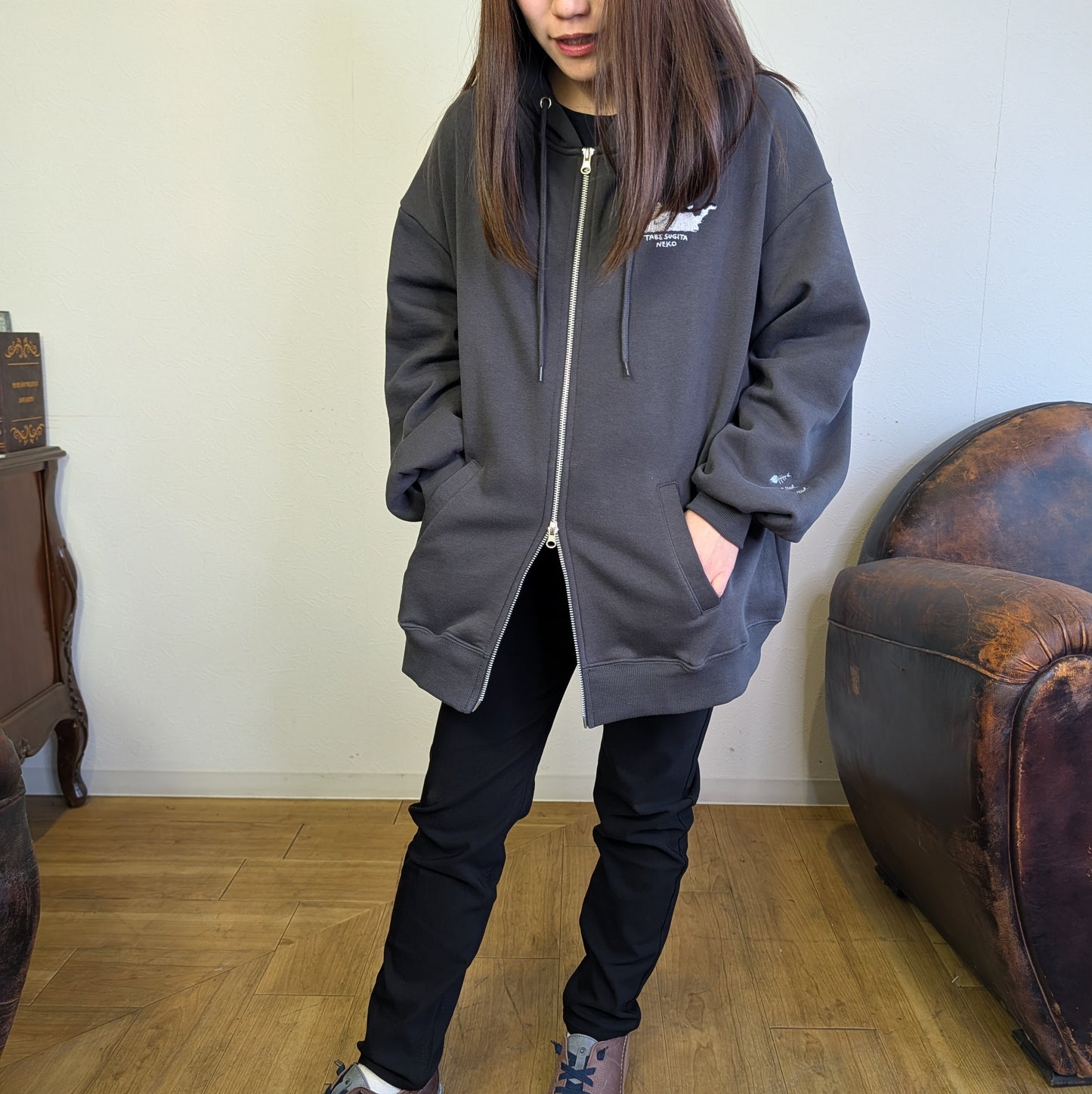 食べ過ぎた猫裏起毛パーカー