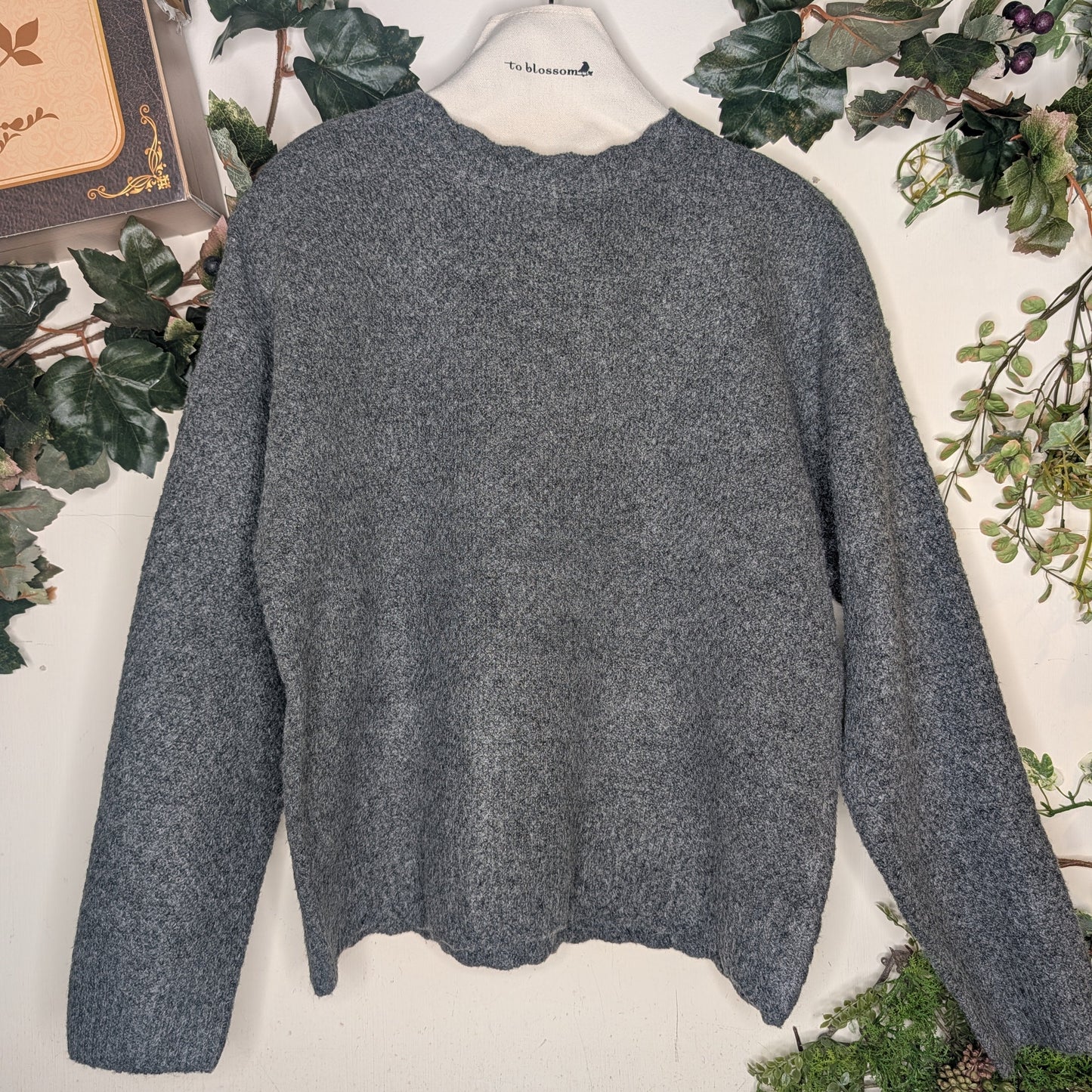 スカラッププルオーバー