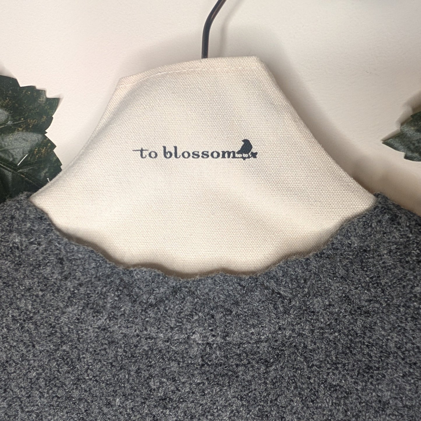 スカラッププルオーバー