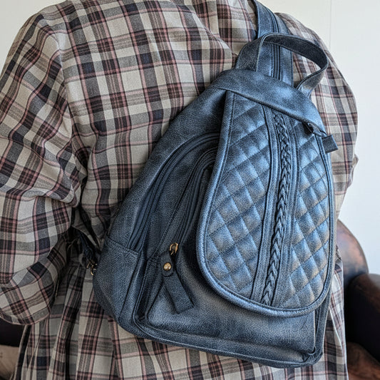 編み込みロゴリュック