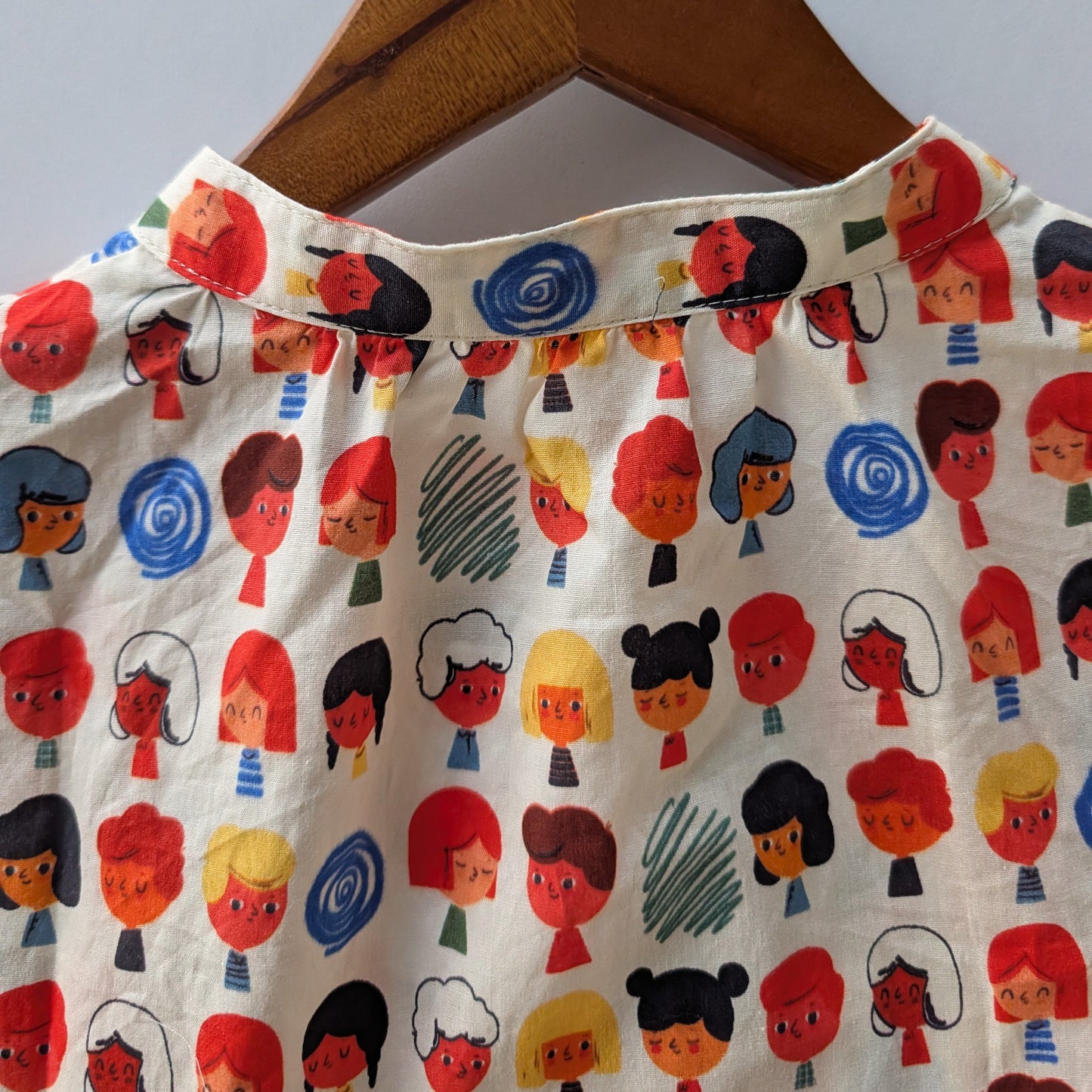 プリントギャザーブラウス