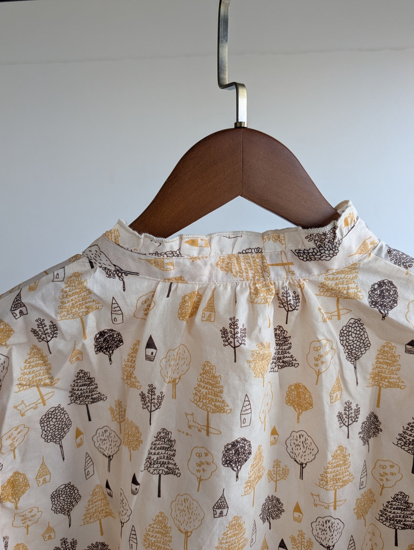 プリントフリルブラウス