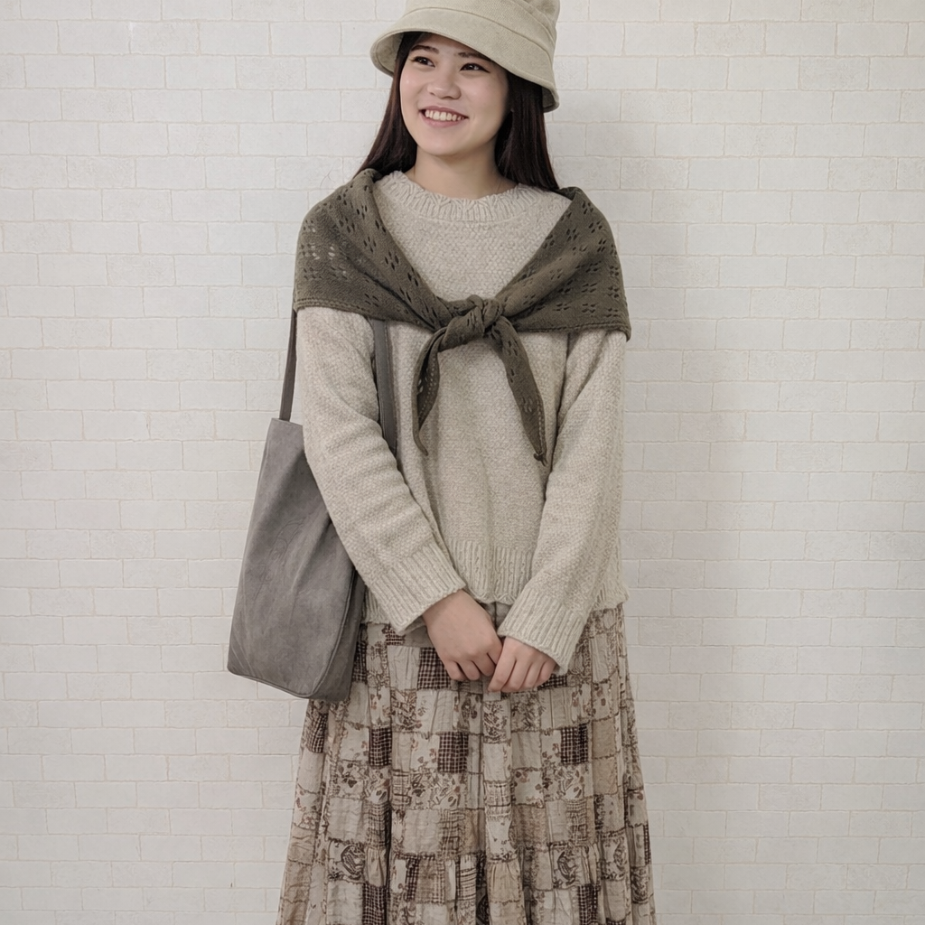 スカラッププルオーバー