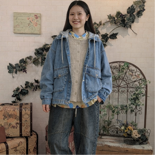 青空のフード付きデニムジャケット