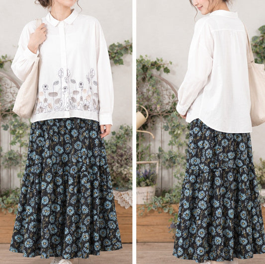隠れネコと花の刺繍ブラウス