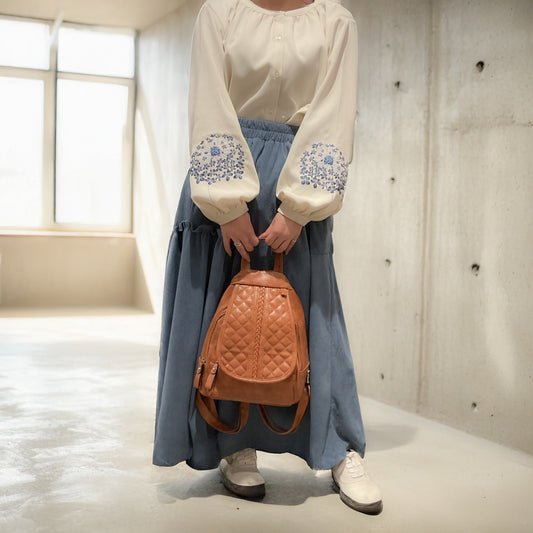 袖に花刺しゅうの柔らかコールブラウス