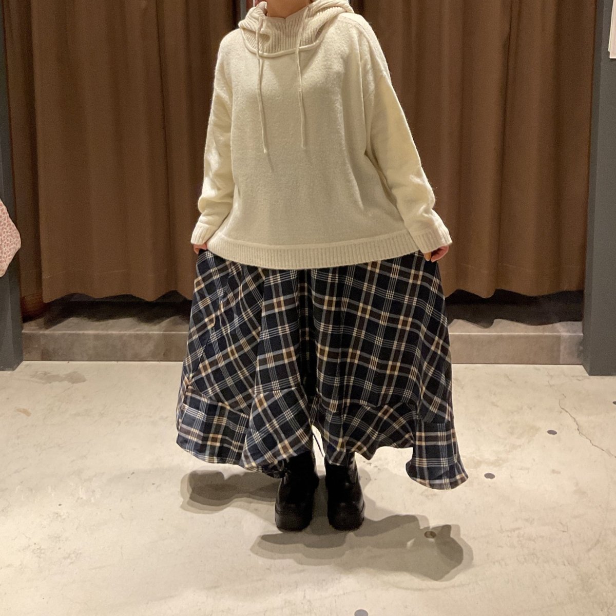 イレギュラーヘムのチェックスカート - to blossom (8166817464452)