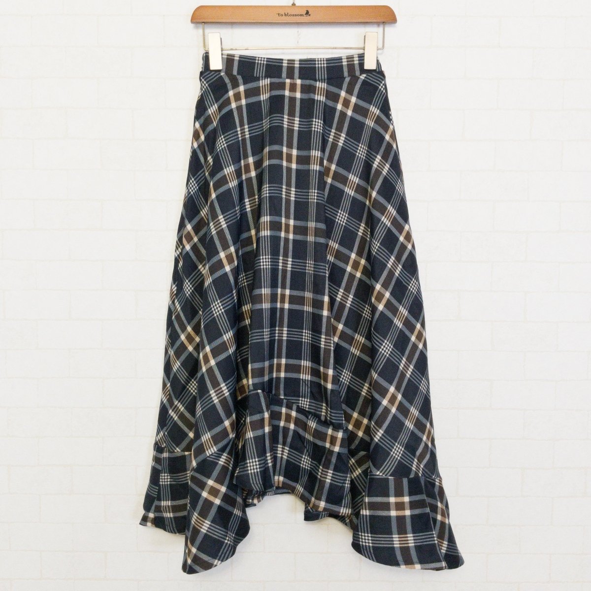 イレギュラーヘムのチェックスカート - to blossom (8166817464452)