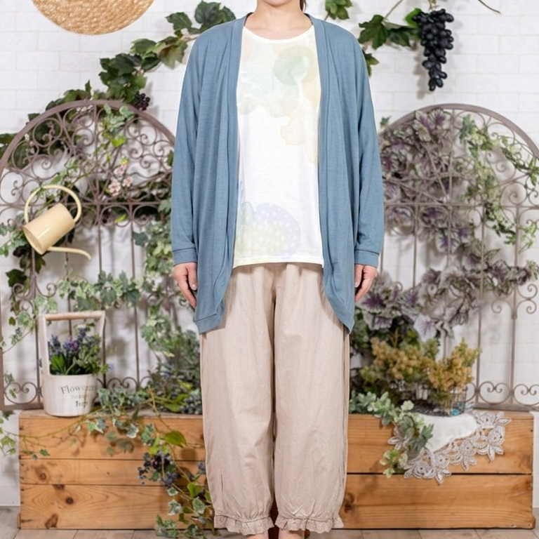 裾スカラップクロップドパンツ