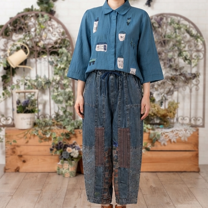 のどかな街の刺繍ブラウス