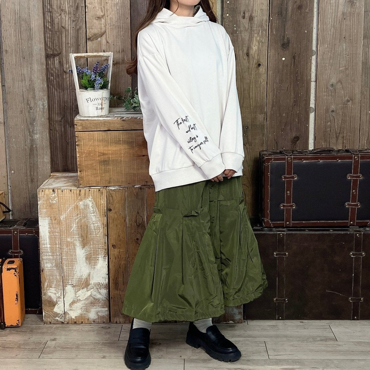 袖英字刺繍のリブ襟フーディ - to blossom (7182088274052)