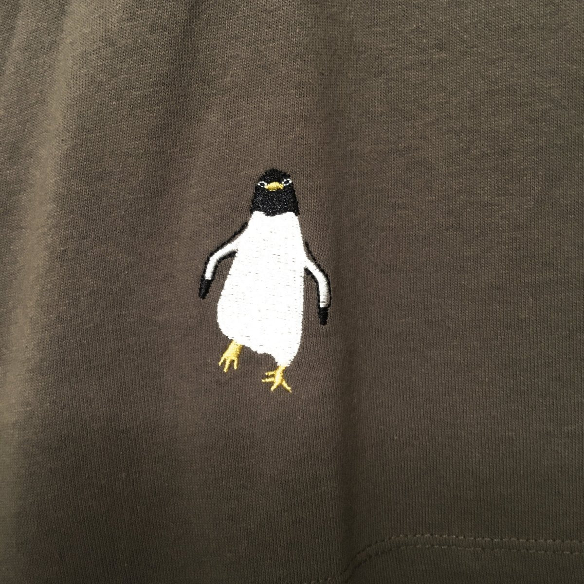 愉快なペンギン刺繍の配色切替プルオーバー - to blossom (7159210672260)