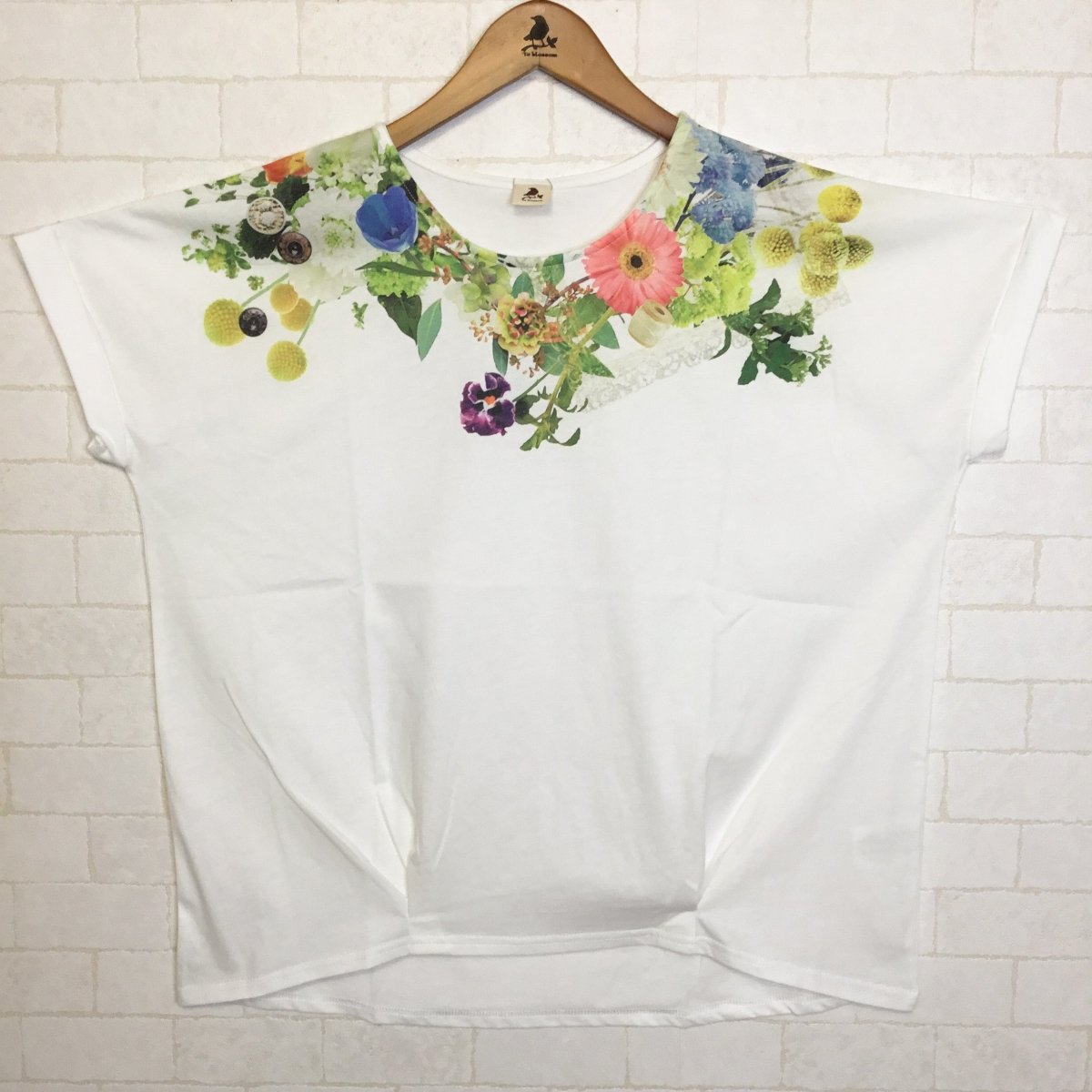 花好き少女のフラワーコラージュTシャツ - to blossom (7104247660676)